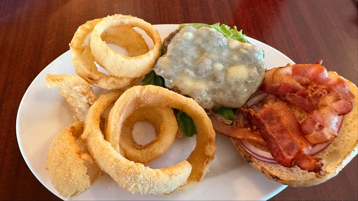 Estella's Bar And Grill